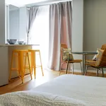 Rent 1 bedroom apartment in Porto