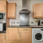 Rent 3 bedroom apartment of 81 m² in Watford