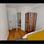 Rent 4 bedroom flat in London