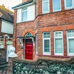 Flat to rent in South Cliff Avenue, Eastbourne BN20