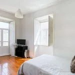 Rent a room of 120 m² in lisbon