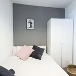 Rent a room of 170 m² in Madrid