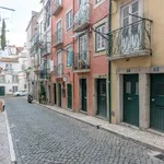 Rent 4 bedroom apartment in Lisbon