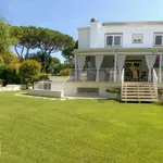 Rent 6 bedroom house of 380 m² in Rome