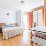 Rent a room of 85 m² in valencia