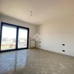 Affitto 3 camera appartamento di 108 m² in Reggio Calabria