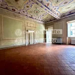 Rent 5 bedroom apartment of 520 m² in Lucca