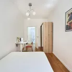 Rent a room in lisbon