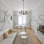 Pronajměte si 3 ložnic/e byt o rozloze 83 m² v Prague