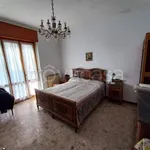 Rent 5 bedroom house of 250 m² in Rocca d'Arazzo