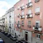 Rent a room of 85 m² in lisbon