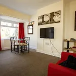 Rent 3 bedroom flat in West Midlands