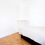 Rent 4 bedroom apartment in Lisbon