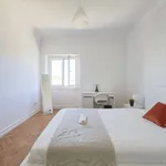 Rent a room in lisbon