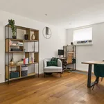 Huur 1 slaapkamer appartement van 700 m² in Amsterdam