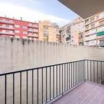 Rent a room of 77 m² in barcelona