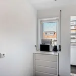 Rent 2 bedroom apartment of 63 m² in lisbon