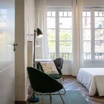 Rent a room of 98 m² in barcelona