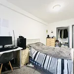 Rent 3 bedroom flat in East Midlands