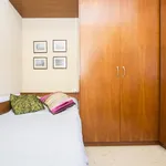 Rent 4 bedroom apartment in Barcelona