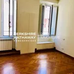 Rent 5 bedroom apartment of 210 m² in Roma