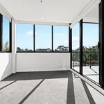 Rent 2 bedroom apartment in Essendon North