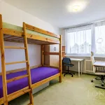 Pronajměte si 3 ložnic/e byt o rozloze 72 m² v Odolena Voda