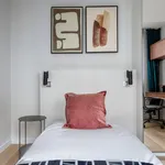 Appartement de 72 m² avec 3 chambre(s) en location à Paris