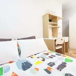 Rent a room of 220 m² in Madrid