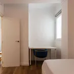 Rent a room of 75 m² in valencia