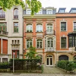 Maison de 345 m² avec 5 chambre(s) en location à IXELLES