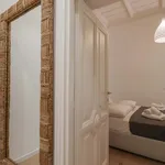 Rent 6 bedroom apartment of 150 m² in Rome