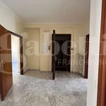 Rent 5 bedroom apartment of 121 m² in Andria