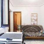 Rent a room of 80 m² in madrid