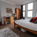 Rent 6 bedroom house in South East England