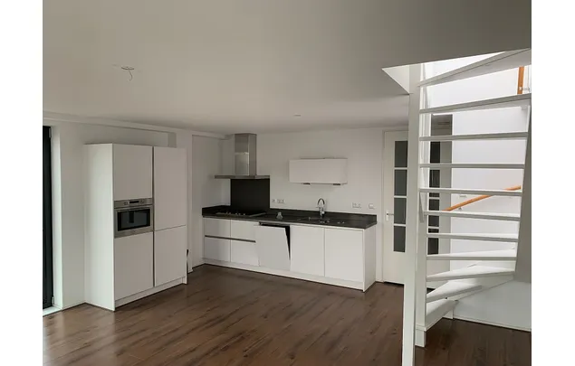 Huur 1 slaapkamer appartement van 84 m² in Amsterdam