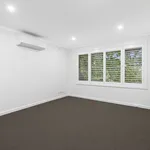 Rent 2 bedroom house in Essendon West