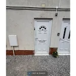 Rent 2 bedroom flat in West Midlands