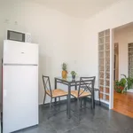 Rent 7 bedroom apartment of 140 m² in Lisboa