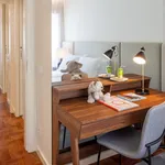 Rent 4 bedroom apartment of 74 m² in Lisbon