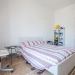 Rent a room of 100 m² in rome