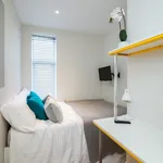 Rent 4 bedroom house in Stoke-on-Trent