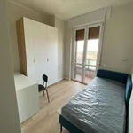 Rent 4 bedroom apartment of 110 m² in Milan