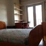 Rent a room of 120 m² in lisbon