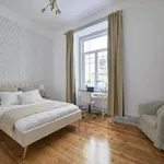 Rent a room in lisbon