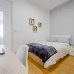 Rent a room of 200 m² in madrid