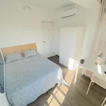 Rent 4 bedroom apartment in Seville