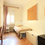 Rent 7 bedroom apartment in Madrid