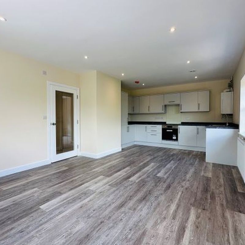 Flat to rent in Forest Road, Binfield RG42 Cabbage Hill