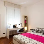 Rent a room of 75 m² in milan